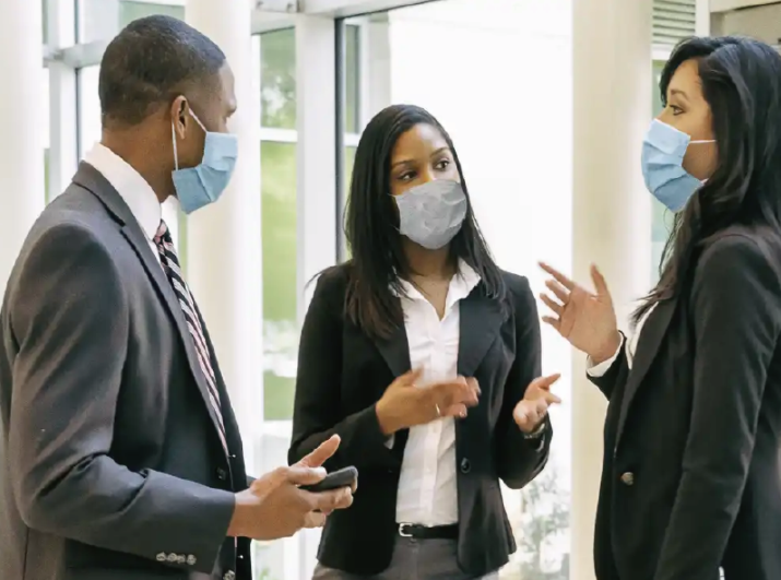 image戴口罩对话,如何让聆听与被聆听更容易? image戴口罩对话,如何让聆听与被聆听更容易?